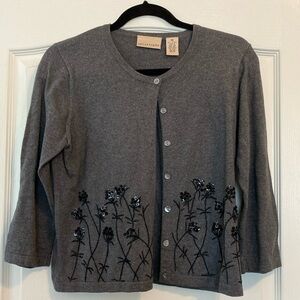 🌹4/$20 Apostrophe embellished sweater